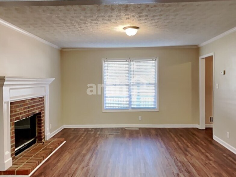 Building Photo - 424 Spring Falls Dr