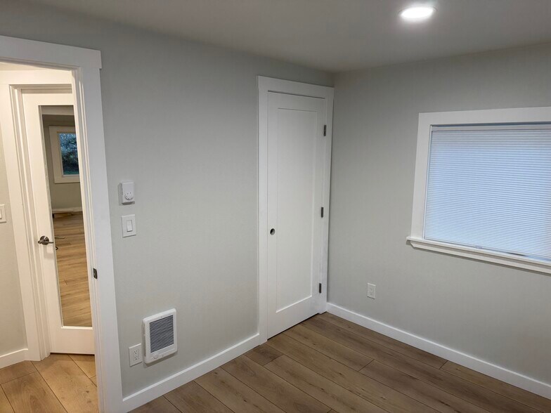 Bedroom 2 - 2914 Ellis St