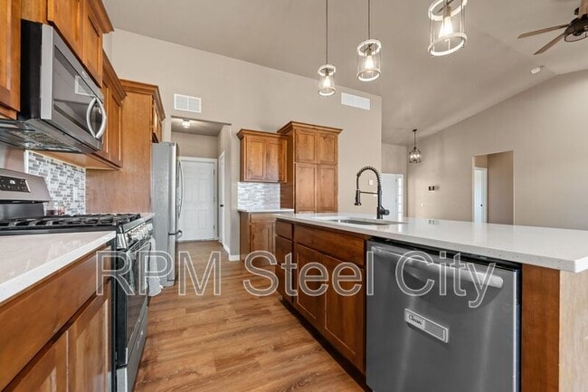 Building Photo - 1710 N Wild Bill Hickock Dr