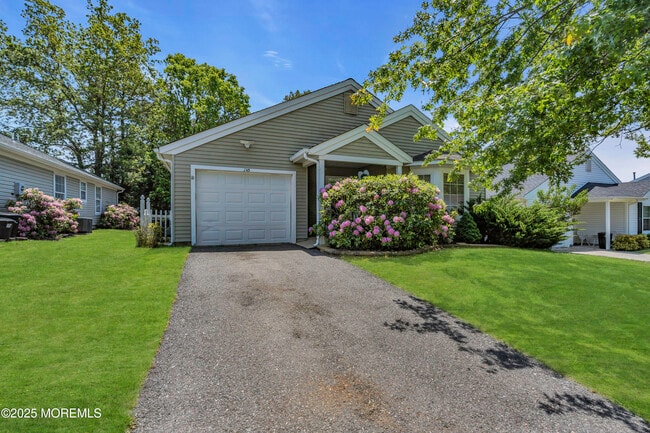 Building Photo - 143 Pine Oak Blvd