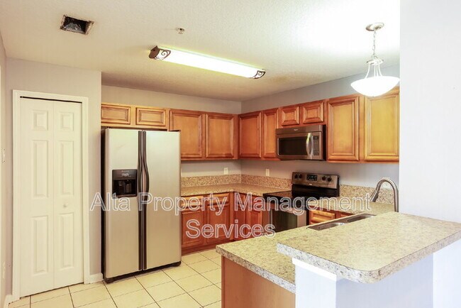 Building Photo - 6860 Skaff Ave