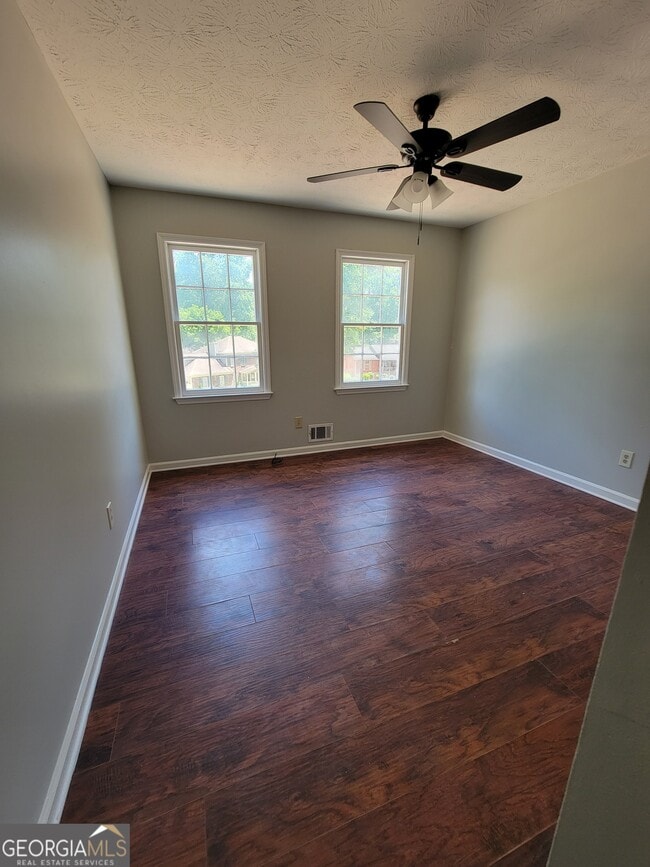 Building Photo - 679 Wellington Way