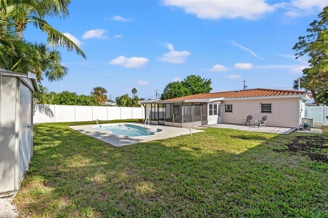 Building Photo - 3555 Belle Vista Dr E