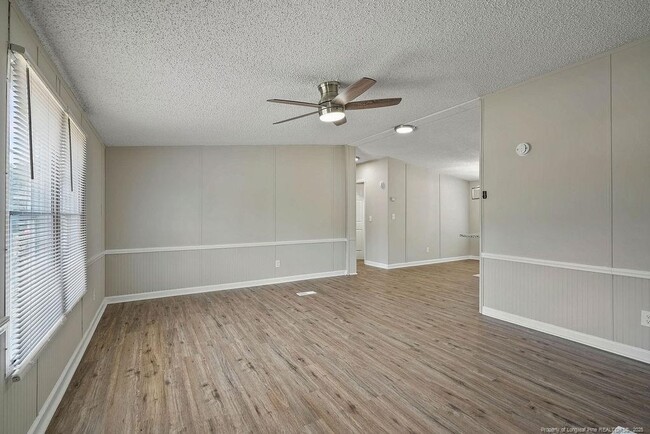 Building Photo - 226 Twin Creek Dr