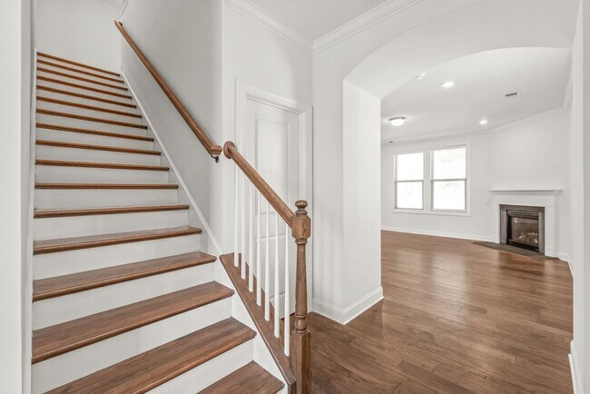 Building Photo - Beautiful Home in Prime Ballantyne Location