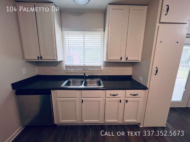 Building Photo - 104 Palmetto Dr