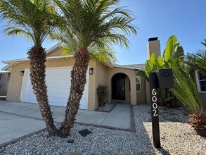 Building Photo - Central Ventura Home with Large Yard!