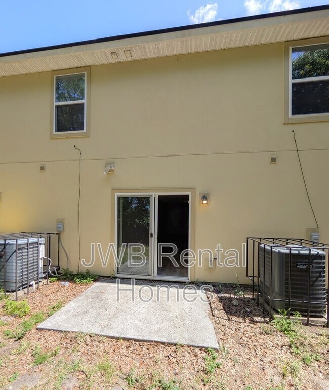Building Photo - 7820 Playschool Ln