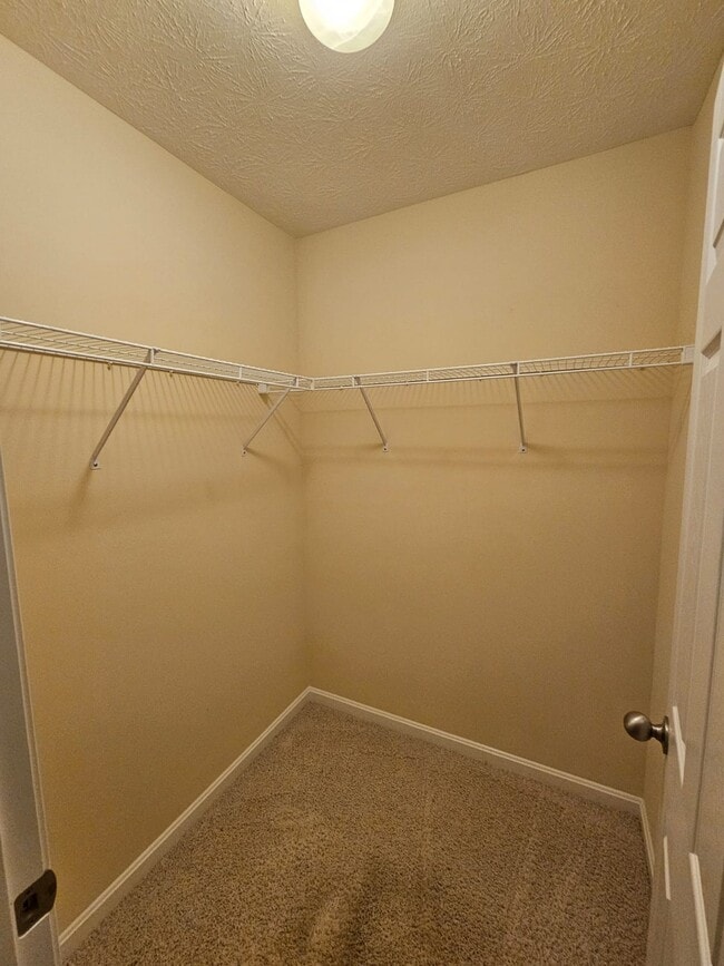 Building Photo - 403 Persimmon Dr