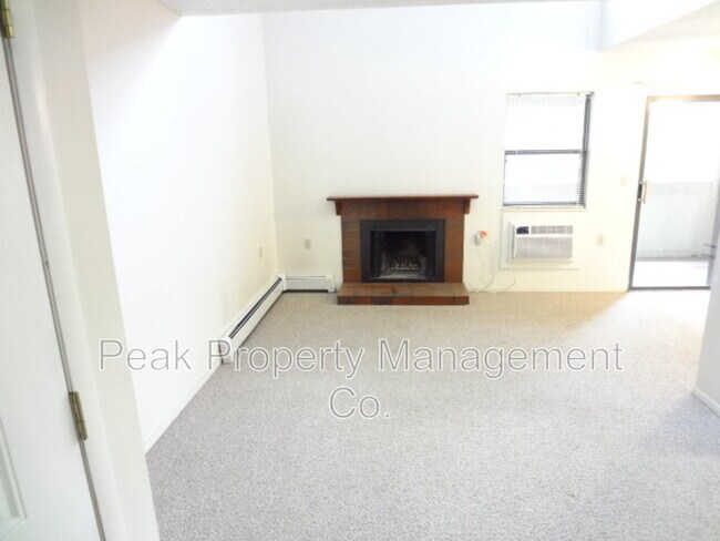Building Photo - 512 E Monroe Dr