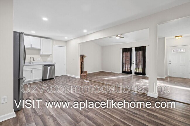 Building Photo - 13909 Falkirk Cir