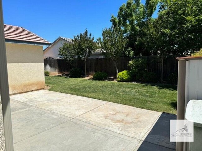 Building Photo - 3 Bedroom 2 bath in One of Fresno most desirable areas