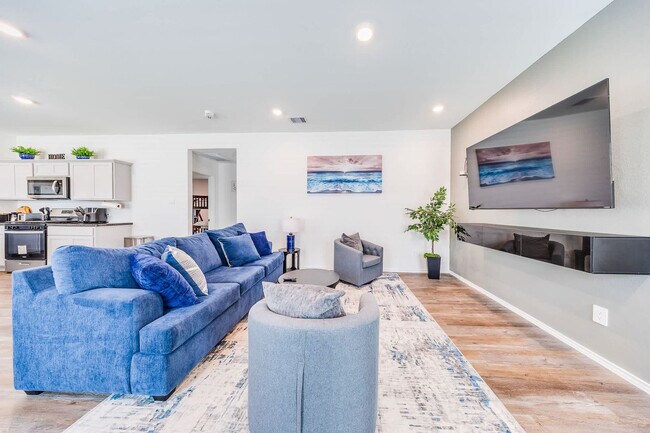 Building Photo - 6055 Diamond Vis Ct