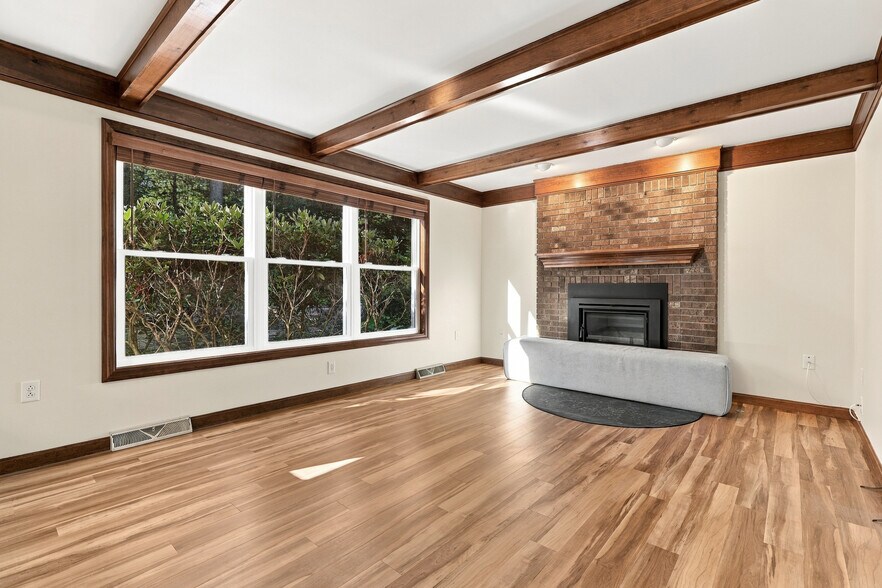 Building Photo - 134 Heldon Dr