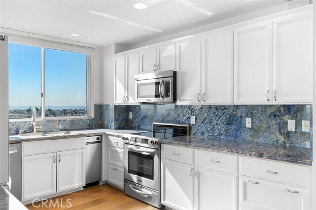 Building Photo - 611 Lido Park Dr