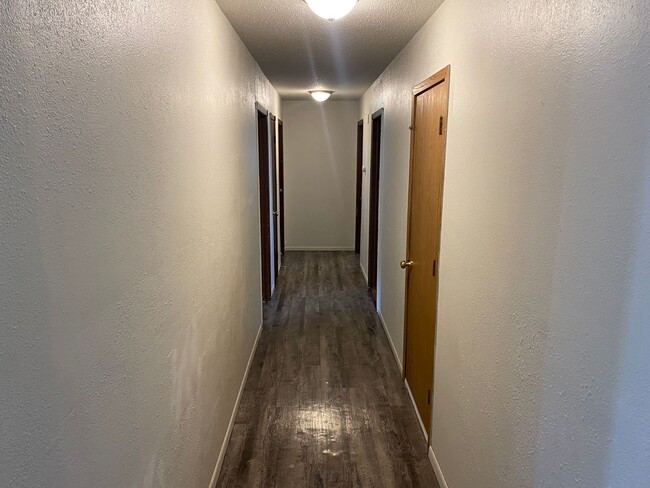 Building Photo - 2016 Dyke Ave