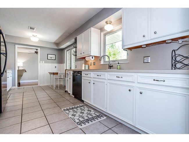 Building Photo - 2311 Westforest Dr