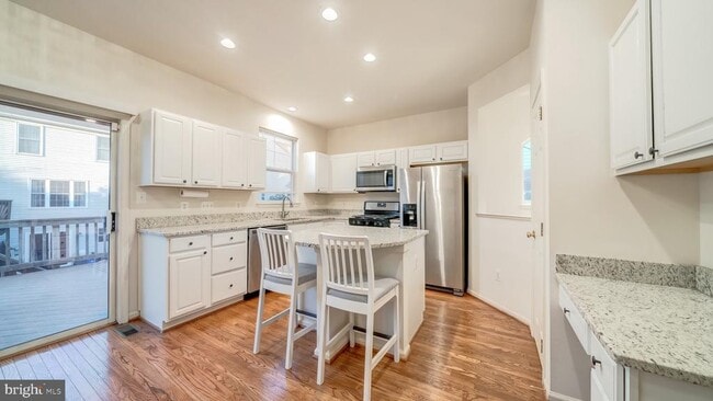 Building Photo - 43520 Laidlow St