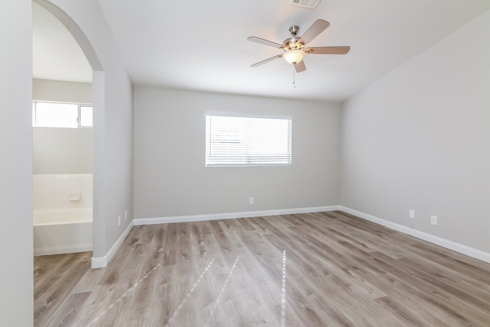 Building Photo - 2037 Madica Ave