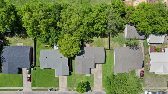 Building Photo - 3502 S Dakota Dr