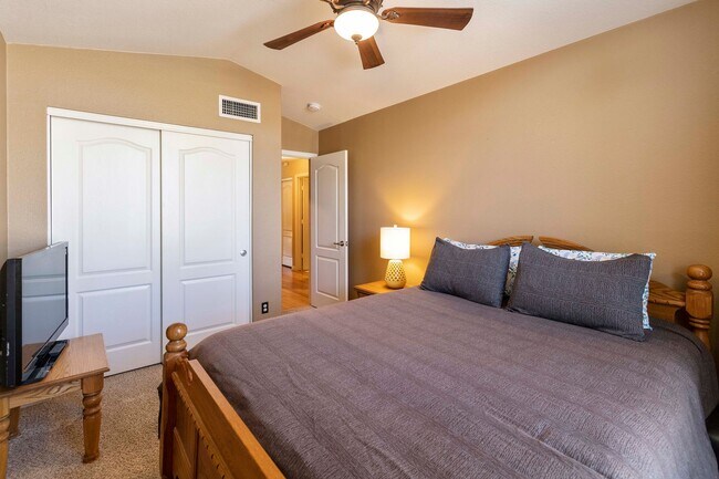 Building Photo - Gorgeous fully furnished home in Gilbert w...