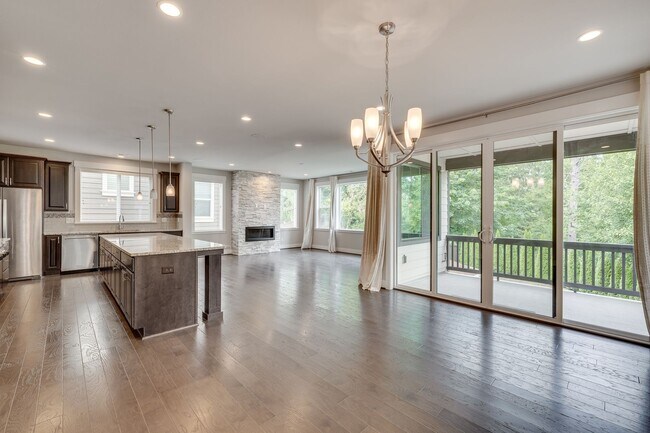 Building Photo - Beautiful 4 bedroom home in Canterbury Par...