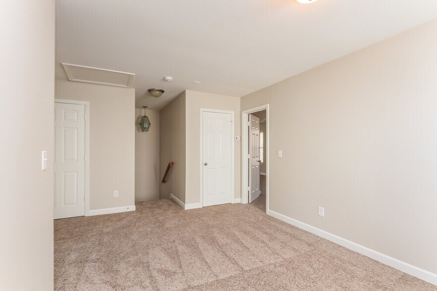 Building Photo - 11703 Sweetbriar Ridge Dr