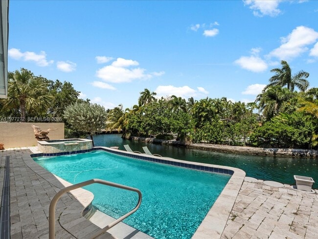 Building Photo - 3510 NE 17th Ave