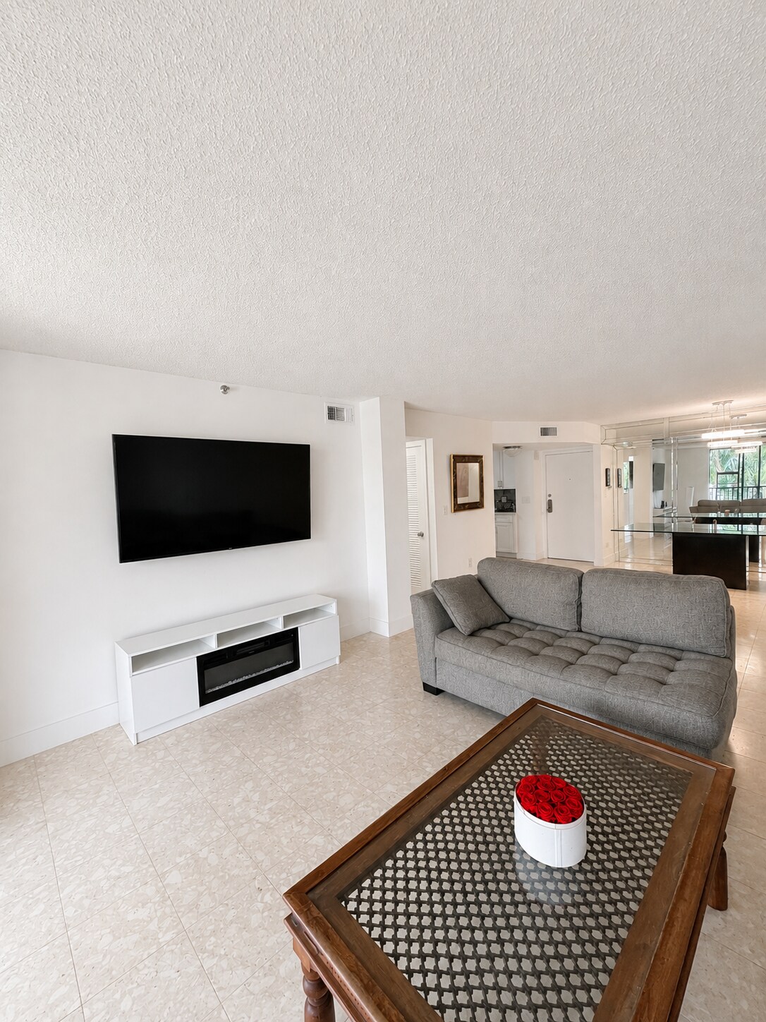 Building Photo - 900 NE 195th St
