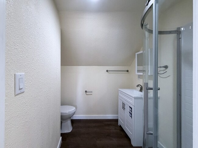 Building Photo - 960 Clark St