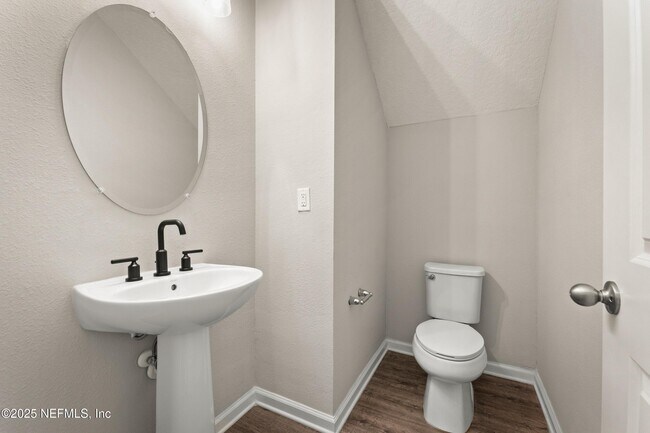 Building Photo - 54 St Barts Ave