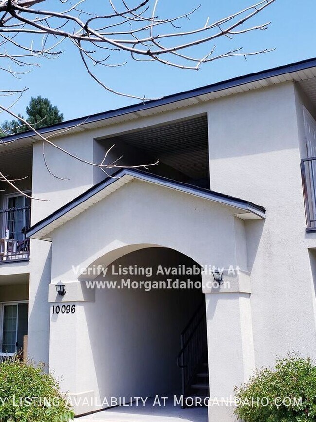 Building Photo - 10096 W Garverdale Ln