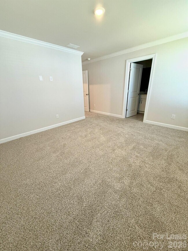 Building Photo - 1719 Braemar Vlg Dr