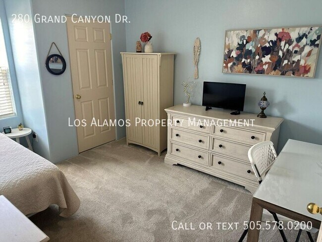 Building Photo - 280 Grand Canyon Dr
