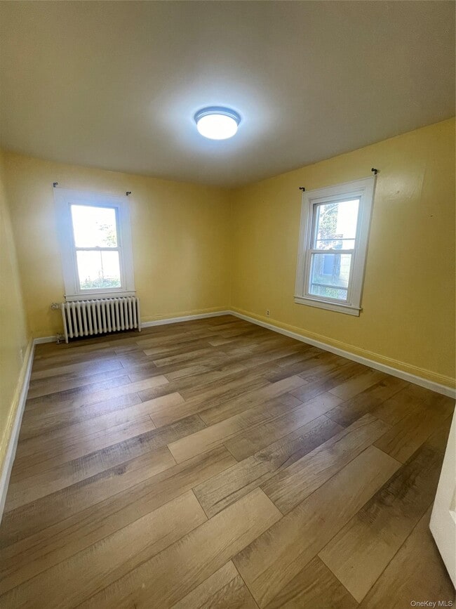 Building Photo - 2585 Beach Dr