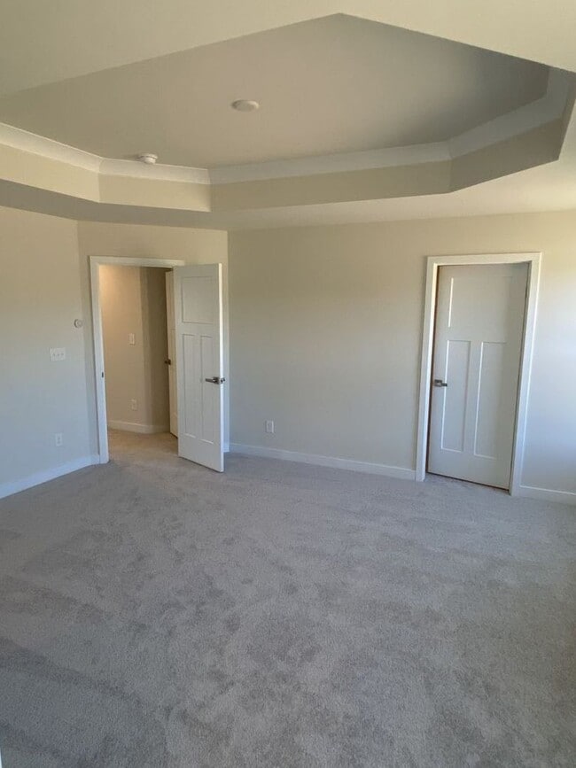 Building Photo - Great 3 Bed, 2 Story Townhome near Concord Mills