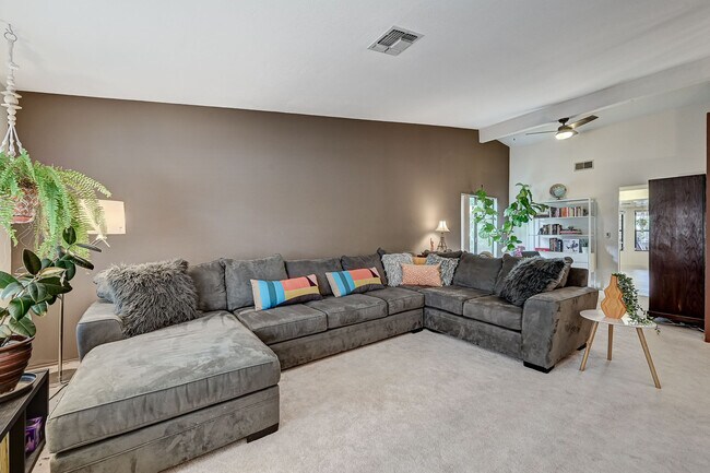 Building Photo - 2400 La Solana Way