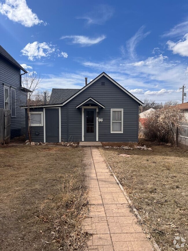 Building Photo - Home in Down Town Spearfish!