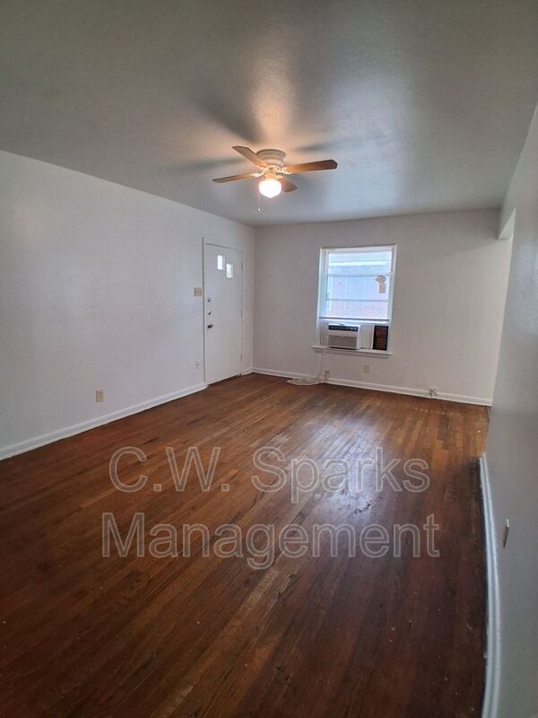 Building Photo - 3021 Avon St