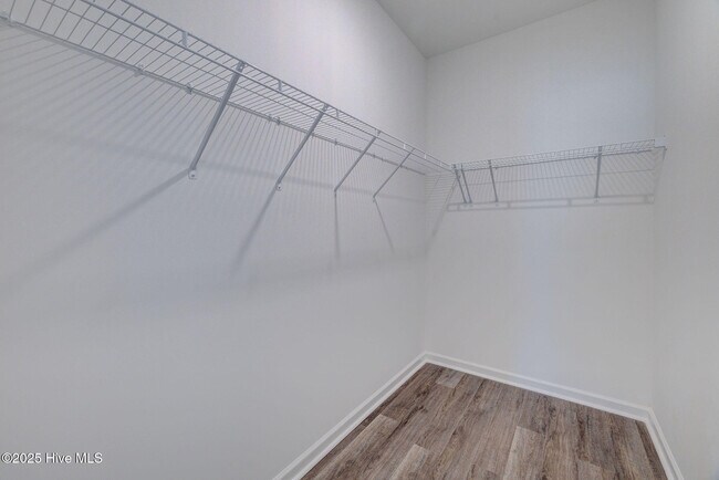 Building Photo - 7110 Fisk Dr