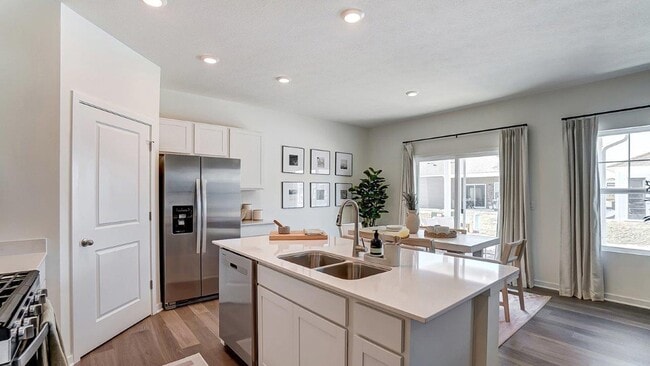 Building Photo - 406 Emily Dr