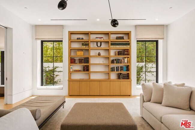 Building Photo - 9206 Monte Mar Dr