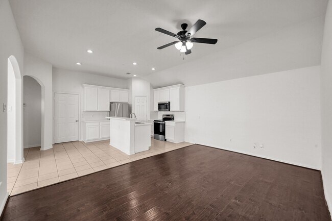 Building Photo - 29717 Buffalo Canyon Dr