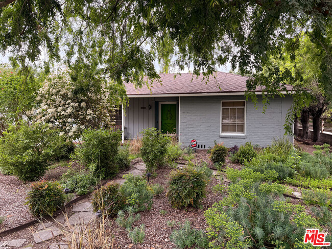 Primary Photo - 1829 Pepper Dr