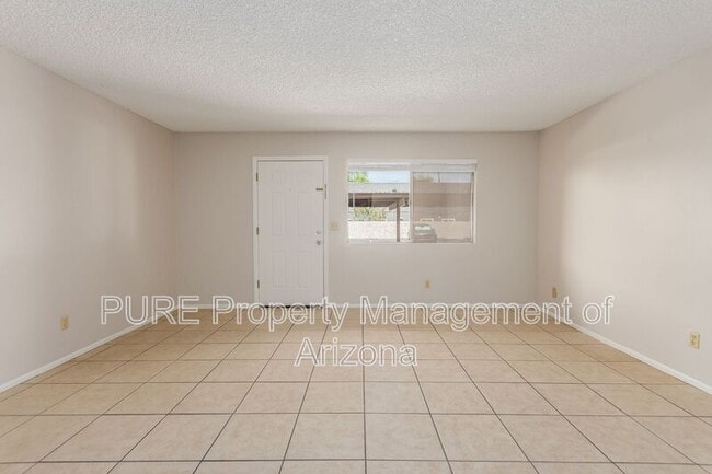 Building Photo - 700 W University Dr