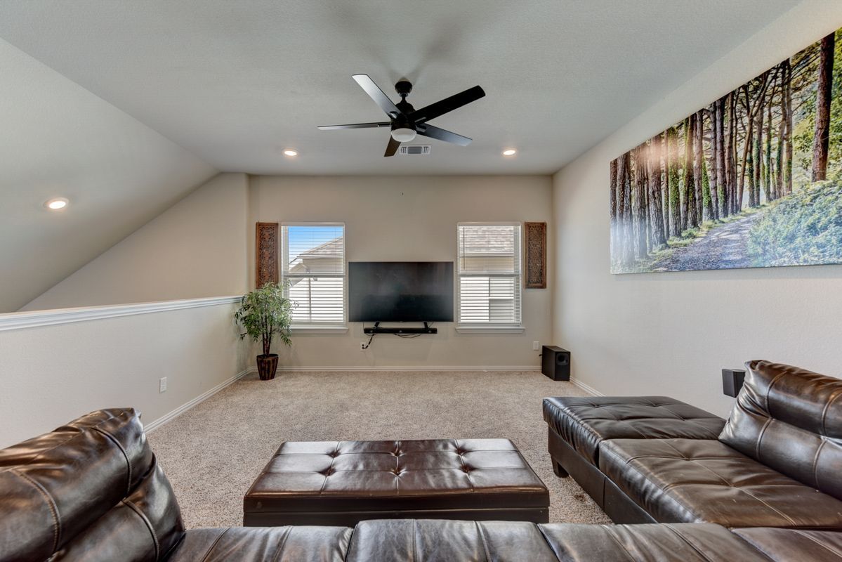 Building Photo - 222 Eagle Ford Dr