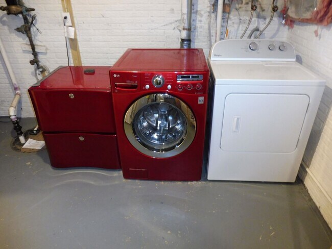 Building Photo - Beautiful 3BR Townhouse in Rockville/Derwood for early June Move-In!