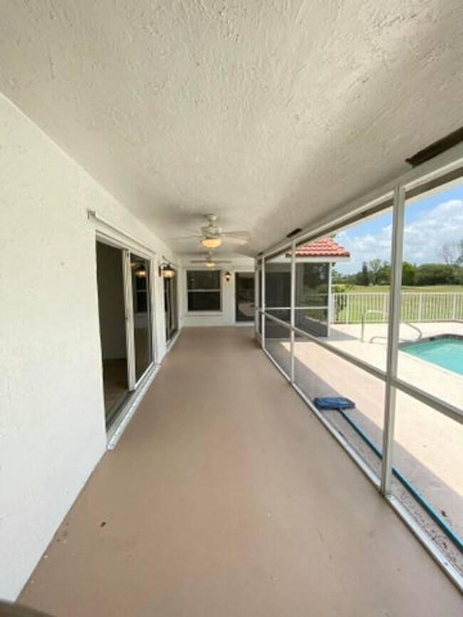 Building Photo - 4593 Bucida Rd