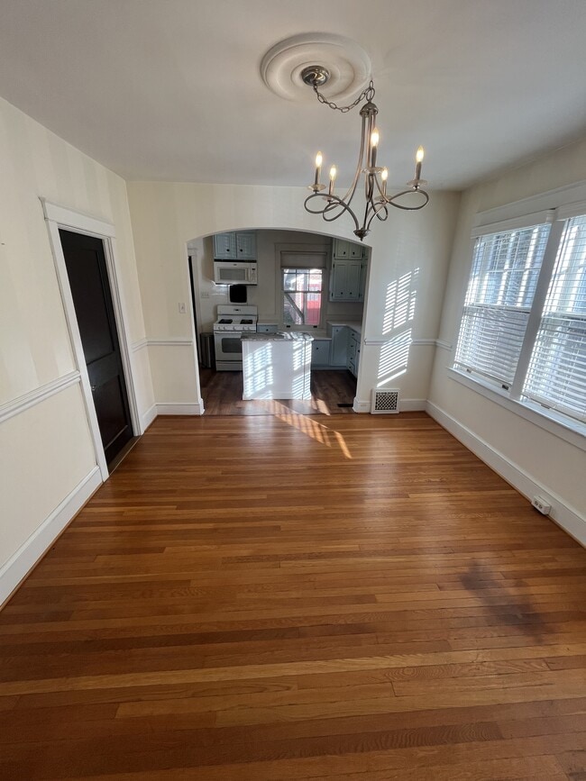 Building Photo - 1209 Elm Ave