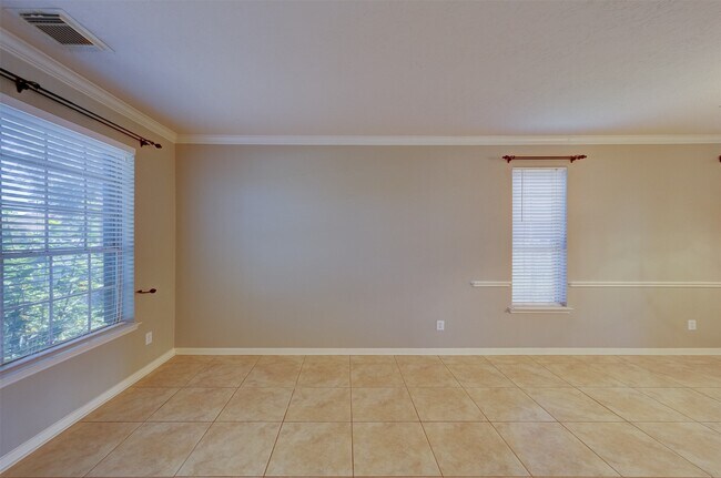 Building Photo - 2610 Ledgebrook Ln